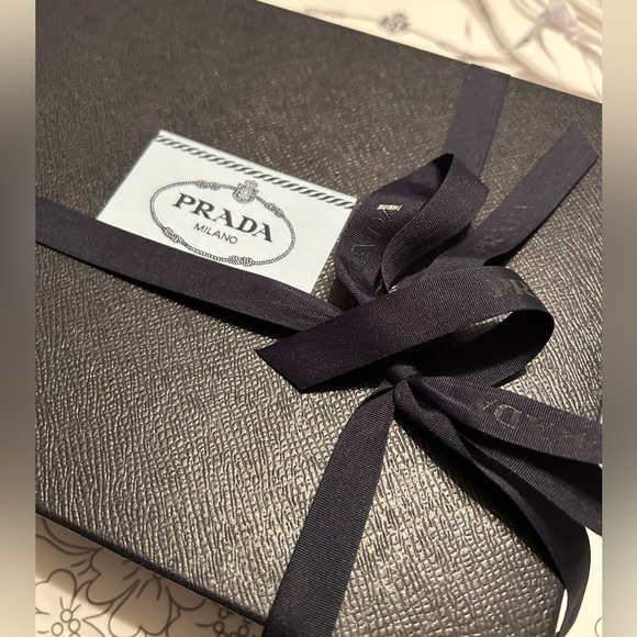 Prada Gift Box & Shopping Bag (From the Milan Flagship Store) - Picture 3 of 7